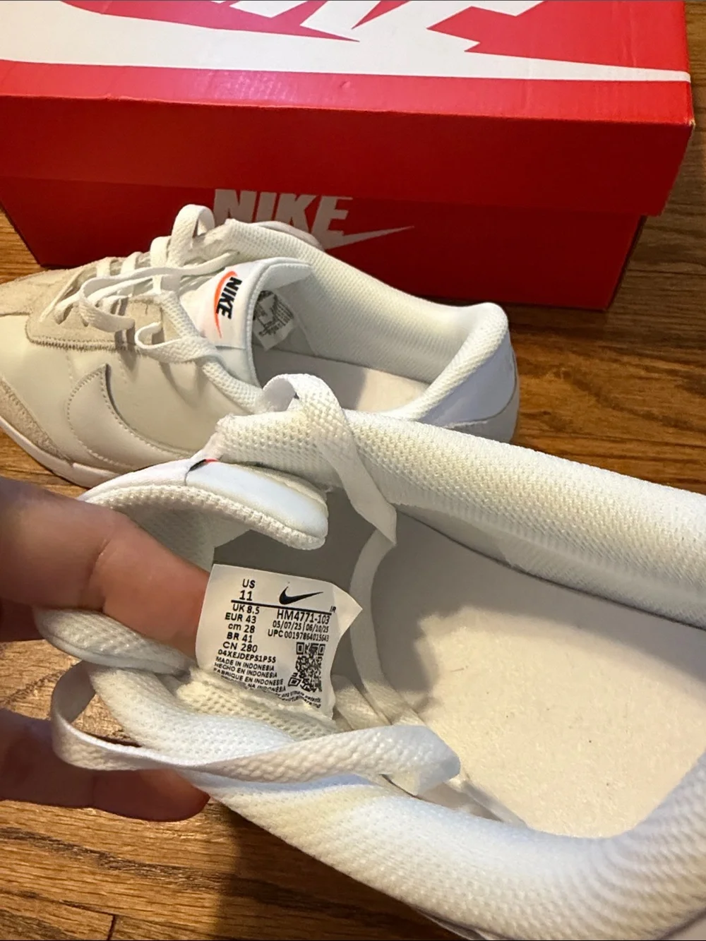 Nike Men's Cream and White Casual Sneakers